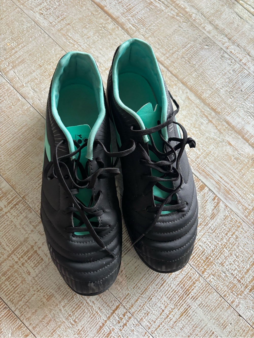 Women’s (or men’s) Black and Teal Indoor Soccer Shoes - Picture 2 of 4